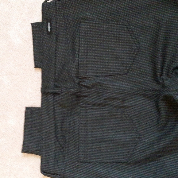 LIVERPOOL Houndstooth Black & Grey Stretch Slim Leg Pants - Picture 9 of 13